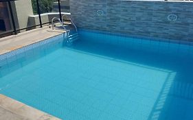 Apartamento Enseada - GUARUJA com ar condicionado- Check-out podendo extender
